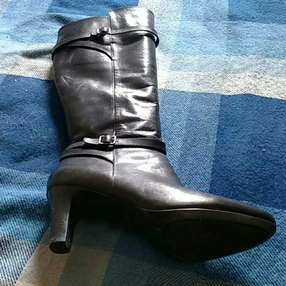 Back boots and never worn!! - Picture 2 of 3